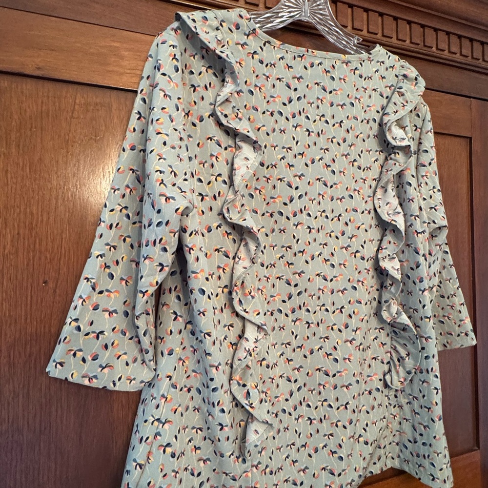 Floral Ruffle Blouse - Picture 5 of 7